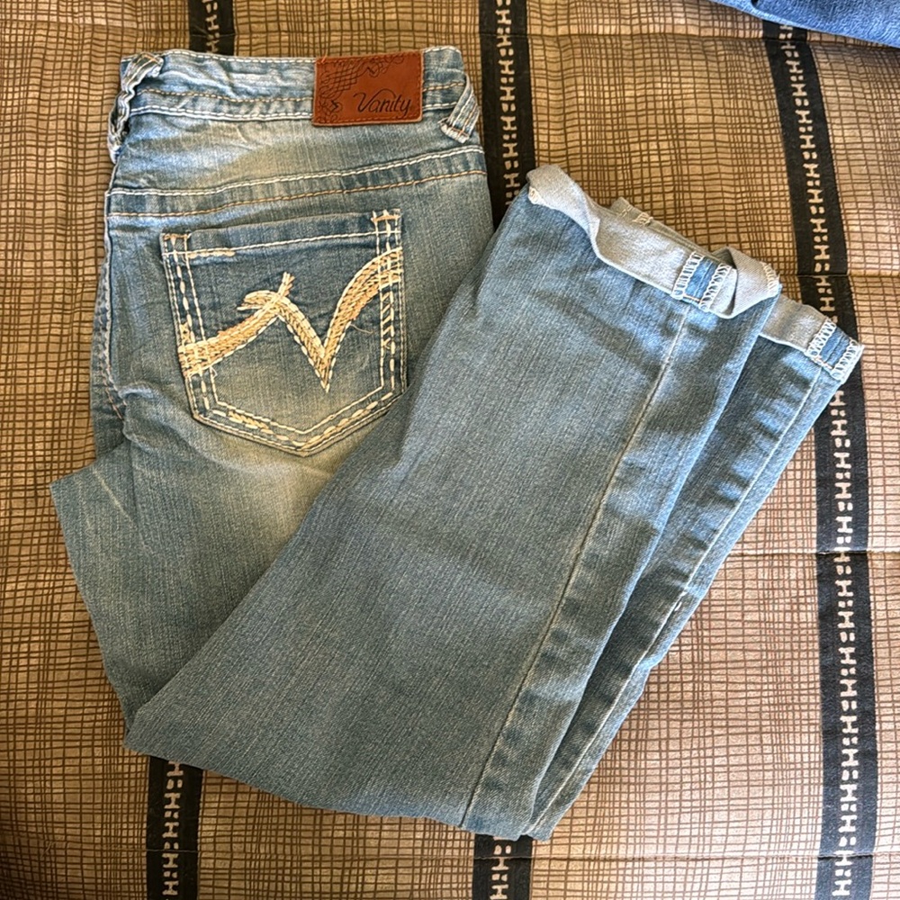 VANITY Capri lace detailed jeans